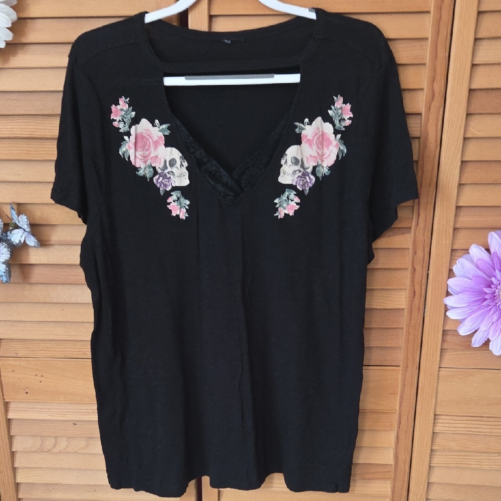 Torrid 2018 Black Floral Skull V‑Neck Women's Top